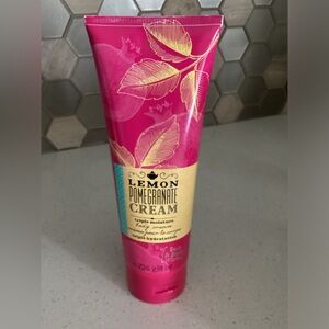 Bath and Body Works - Lemon Pomegranate Cream